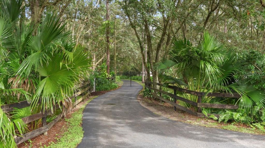 Photo of 4733 Chuluota Road, Orlando, FL 32820 (MLS # O6348789)