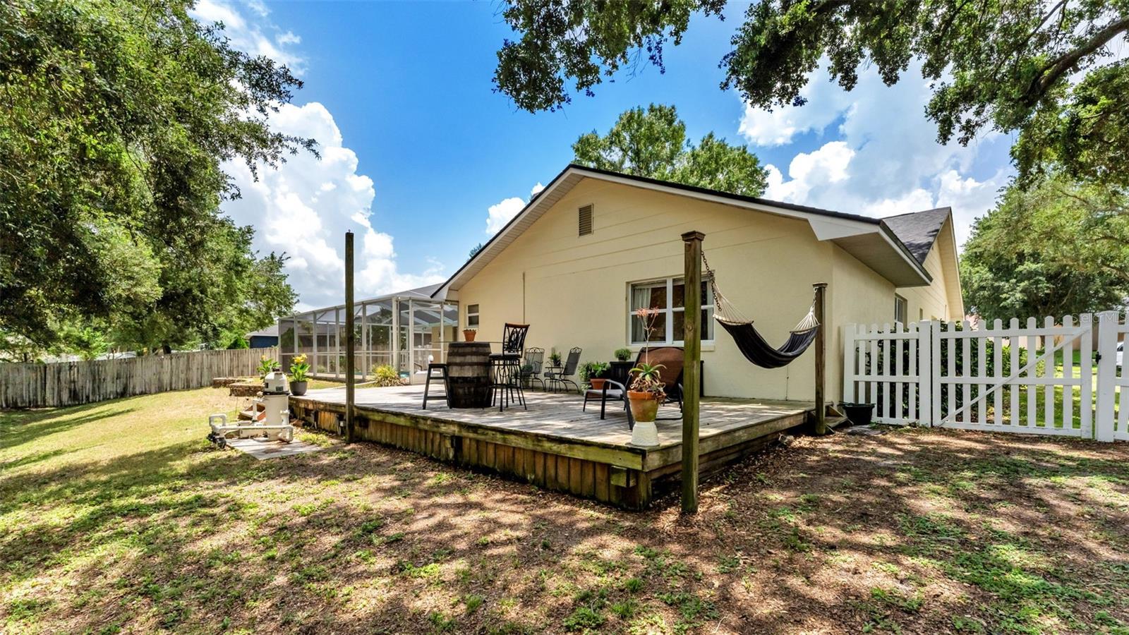 545 HUNTERS RUN BOULEVARD