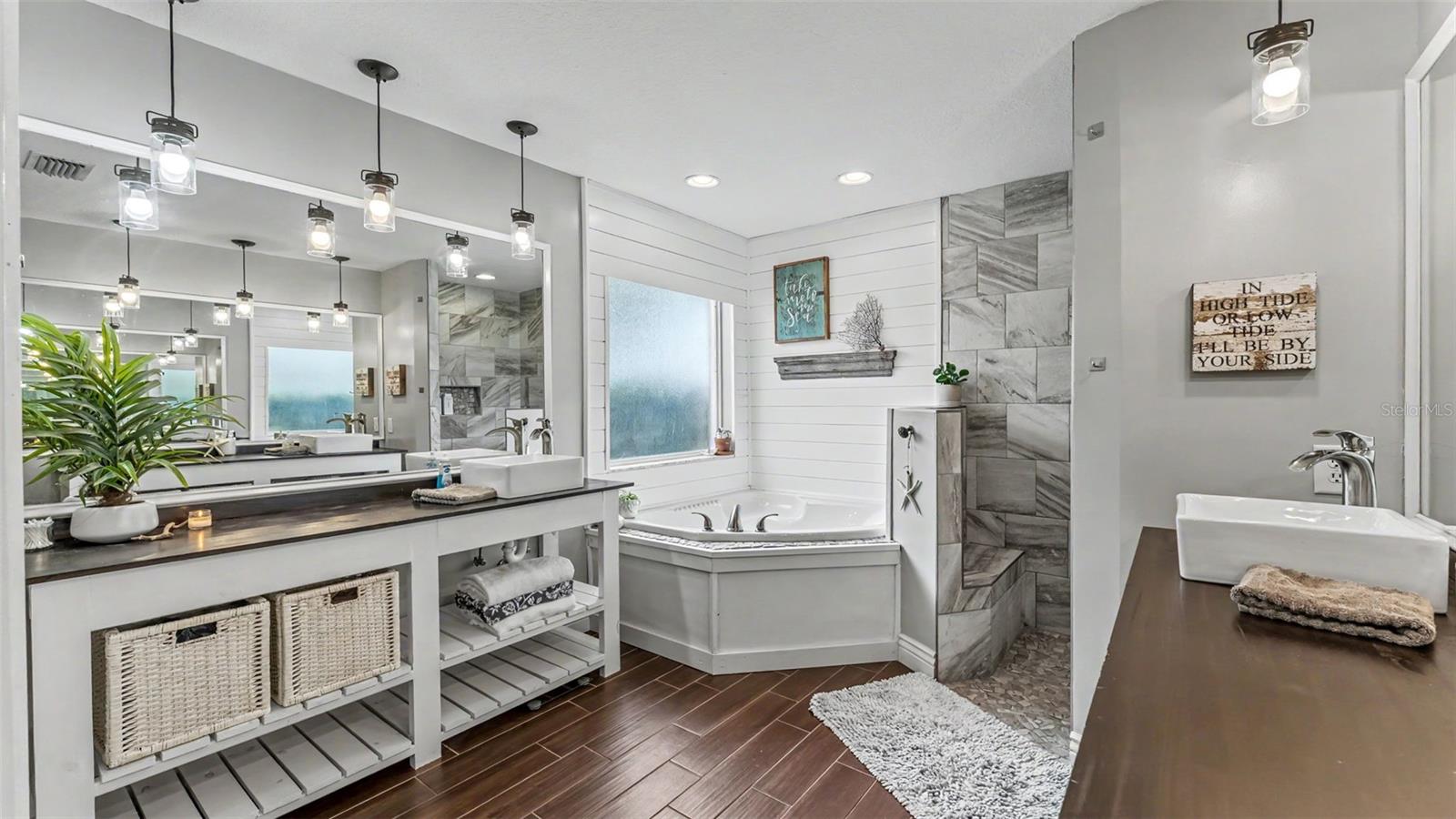 545 HUNTERS RUN BOULEVARD