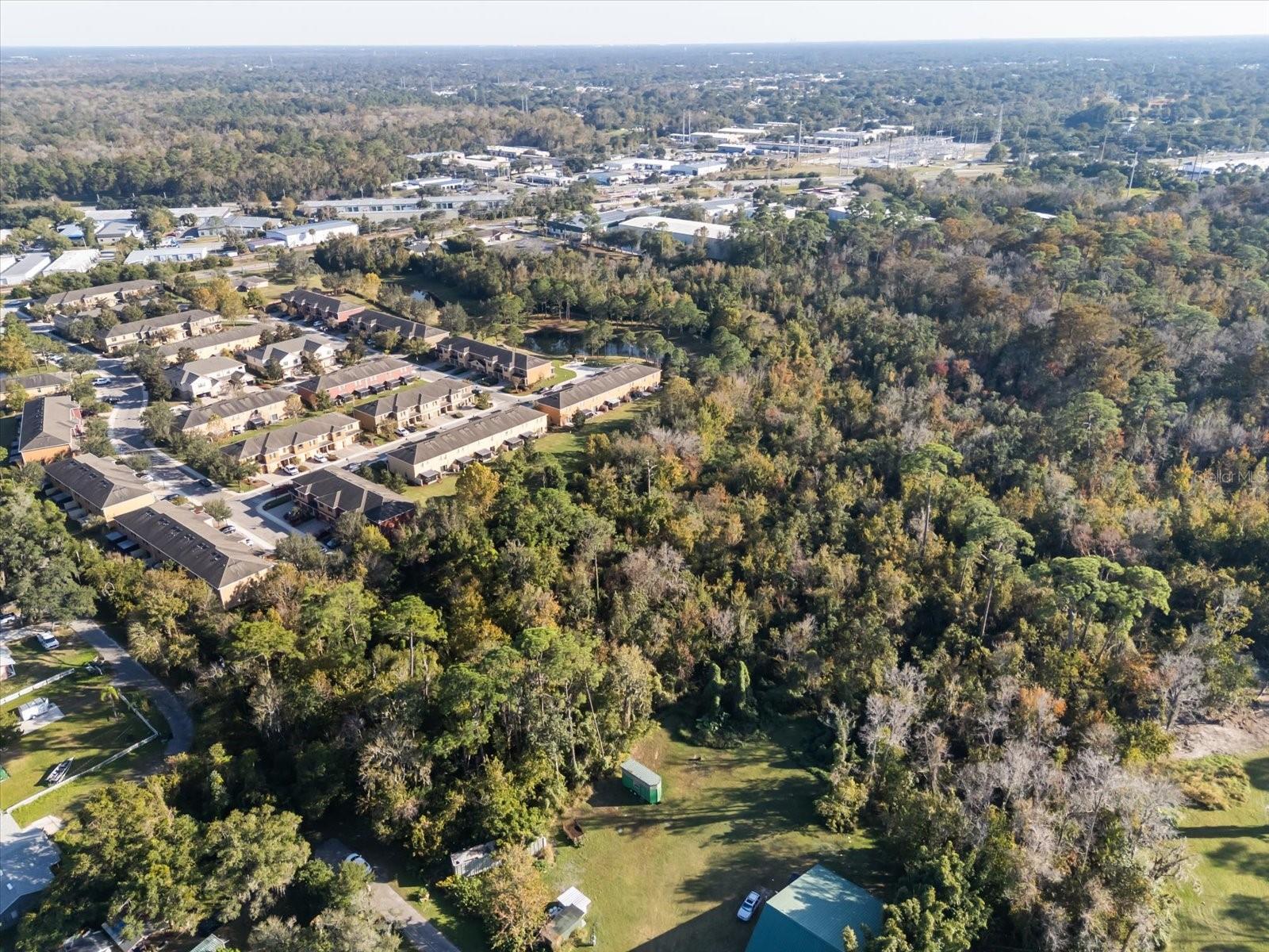 HENSONS ACRES - Land