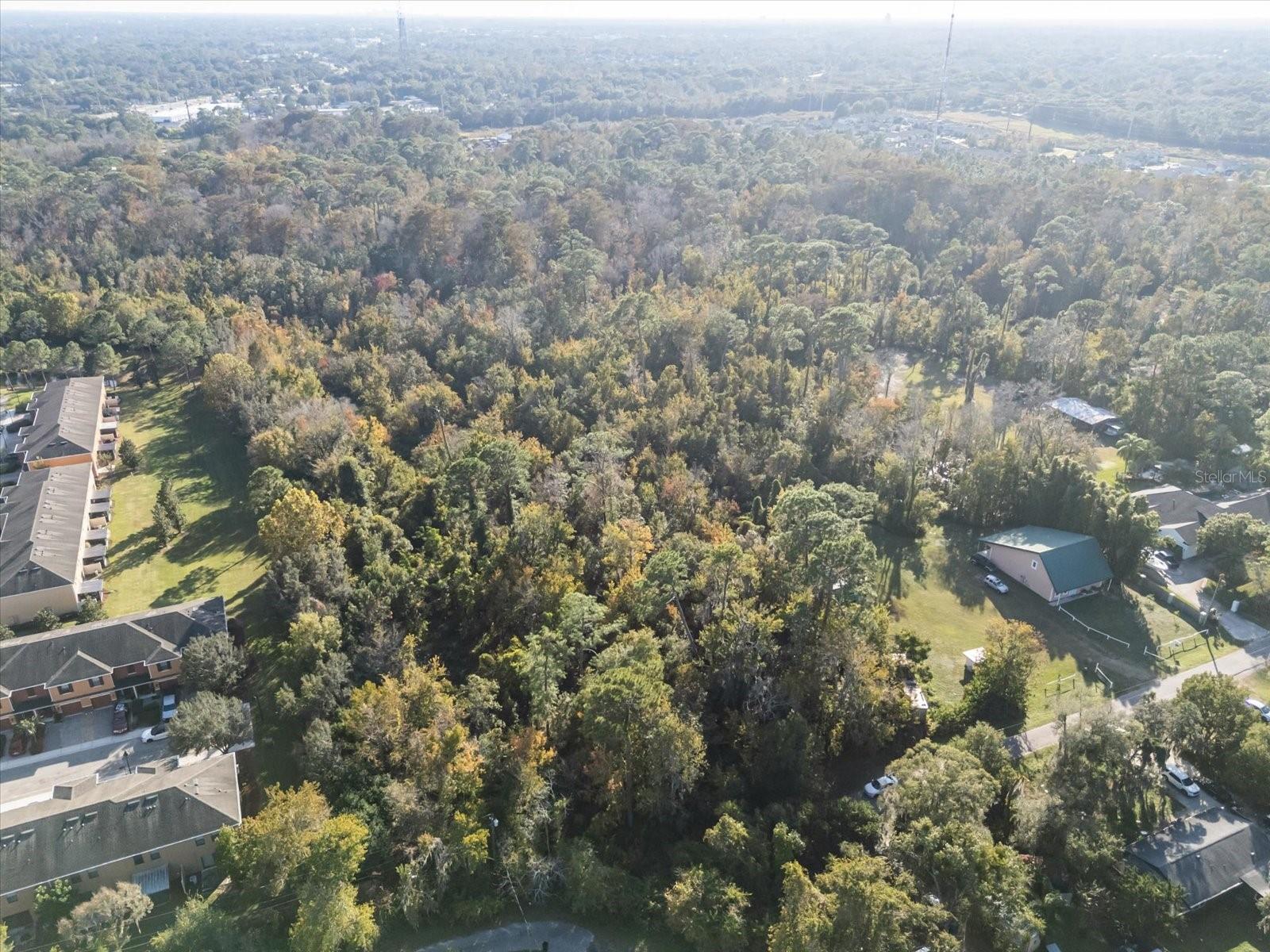 HENSONS ACRES - Land