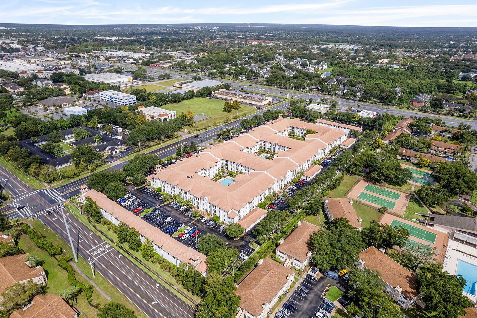 REGISTRY/MICHIGAN PARK CONDO - Residential