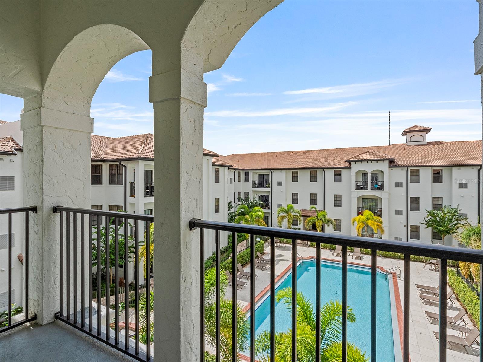 REGISTRY/MICHIGAN PARK CONDO - Residential