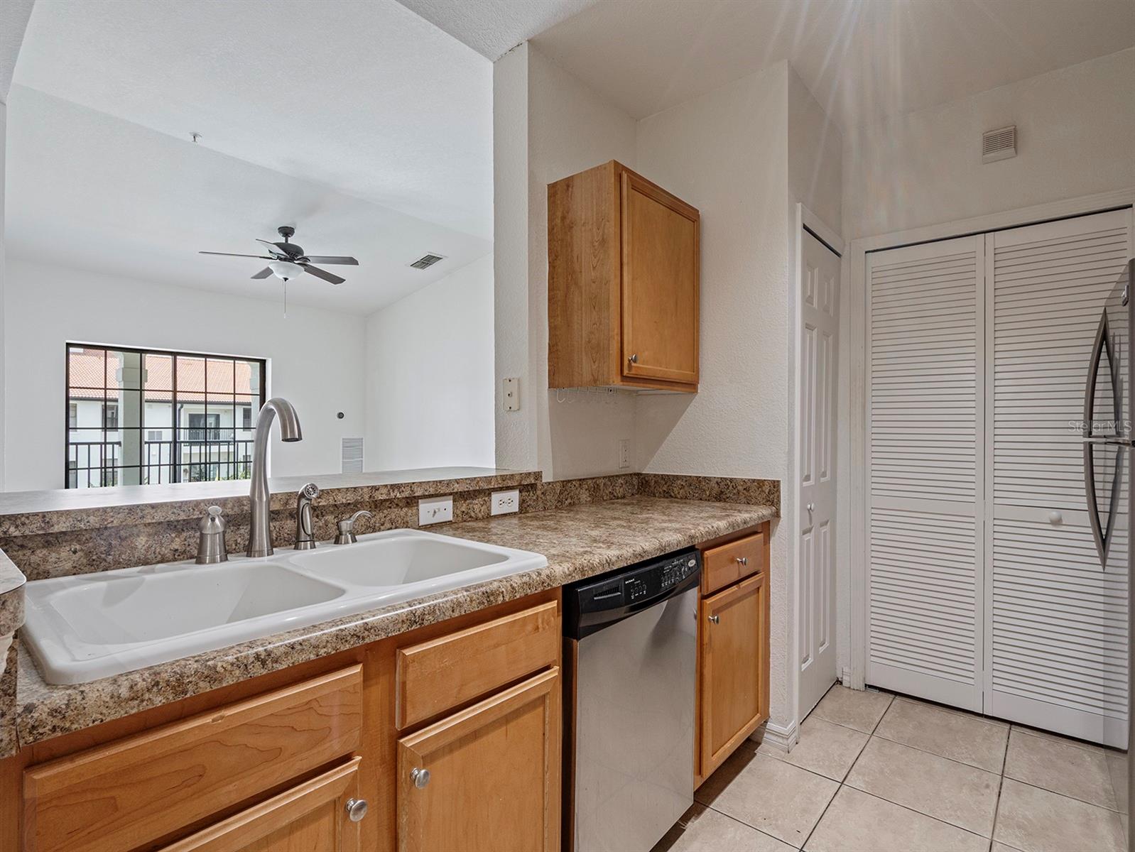REGISTRY/MICHIGAN PARK CONDO - Residential