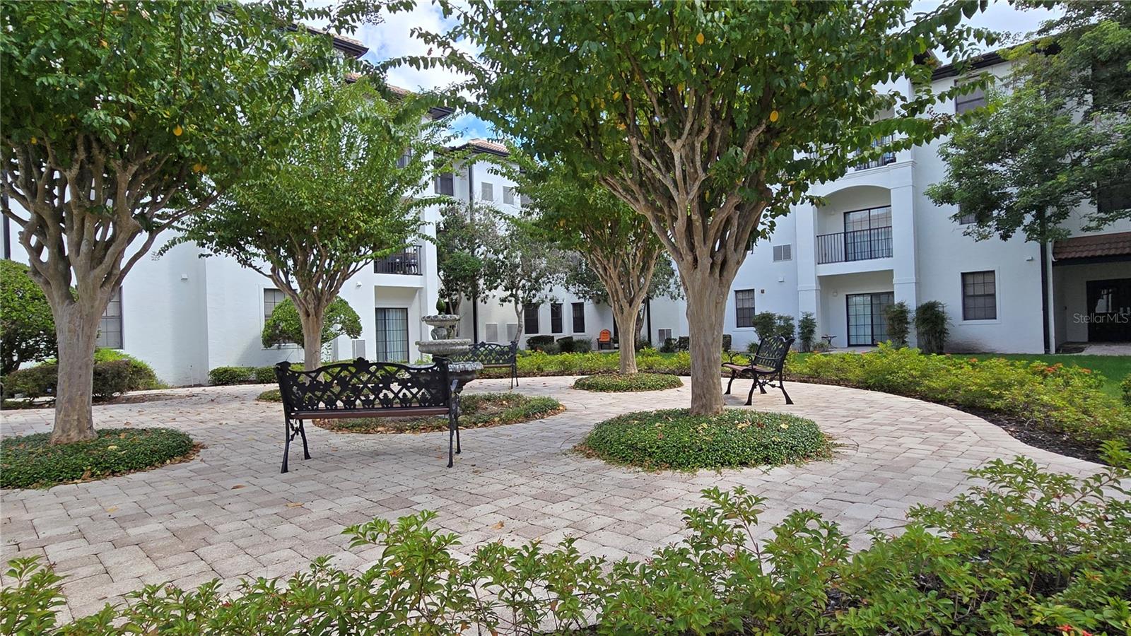 REGISTRY/MICHIGAN PARK CONDO - Residential