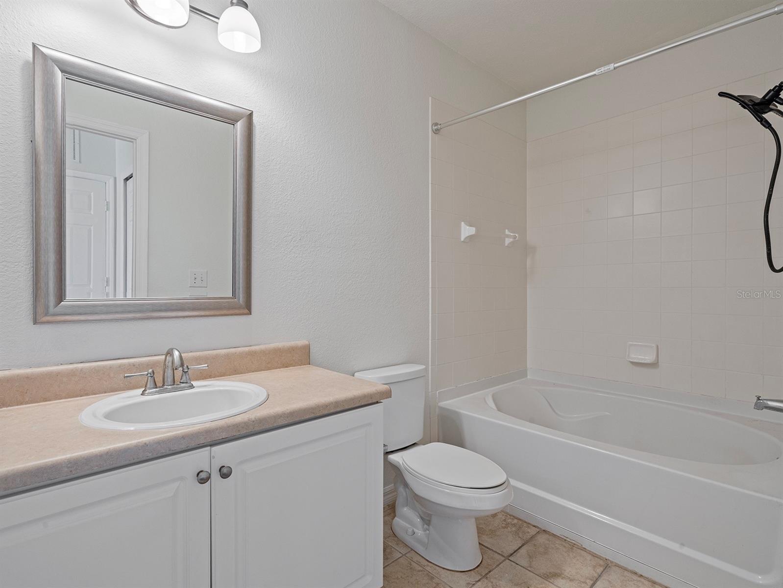 REGISTRY/MICHIGAN PARK CONDO - Residential
