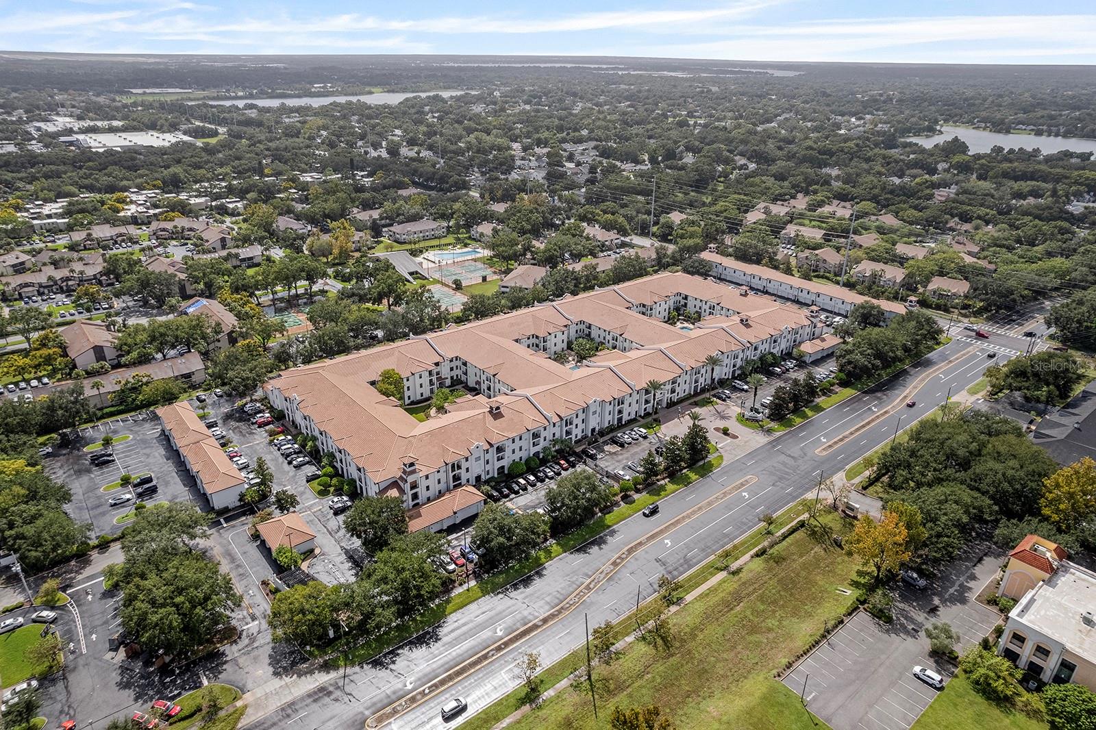 REGISTRY/MICHIGAN PARK CONDO - Residential