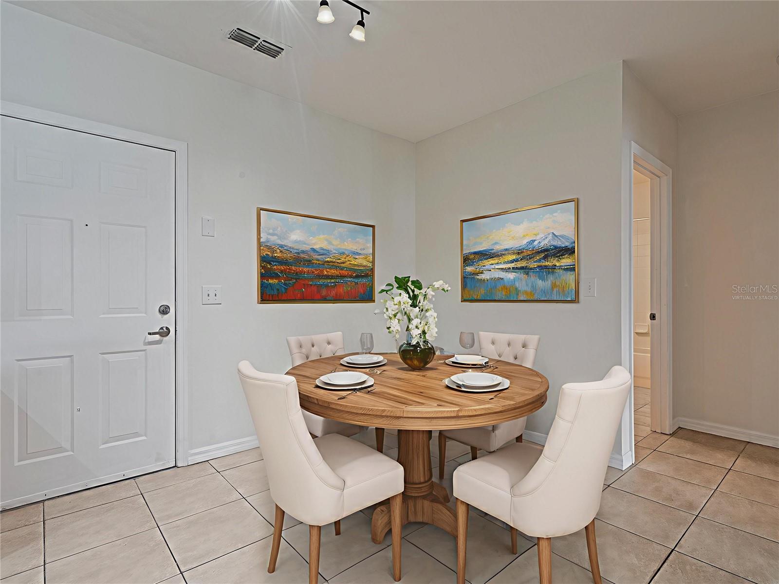 REGISTRY/MICHIGAN PARK CONDO - Residential