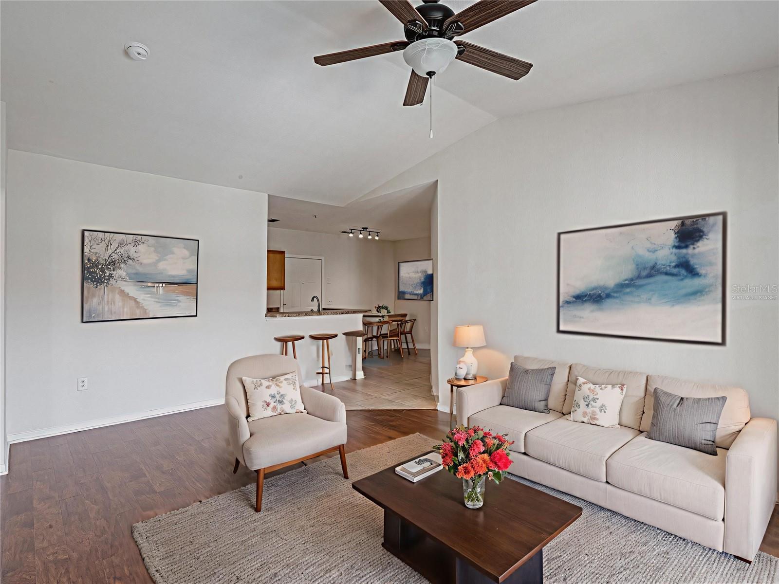 REGISTRY/MICHIGAN PARK CONDO - Residential