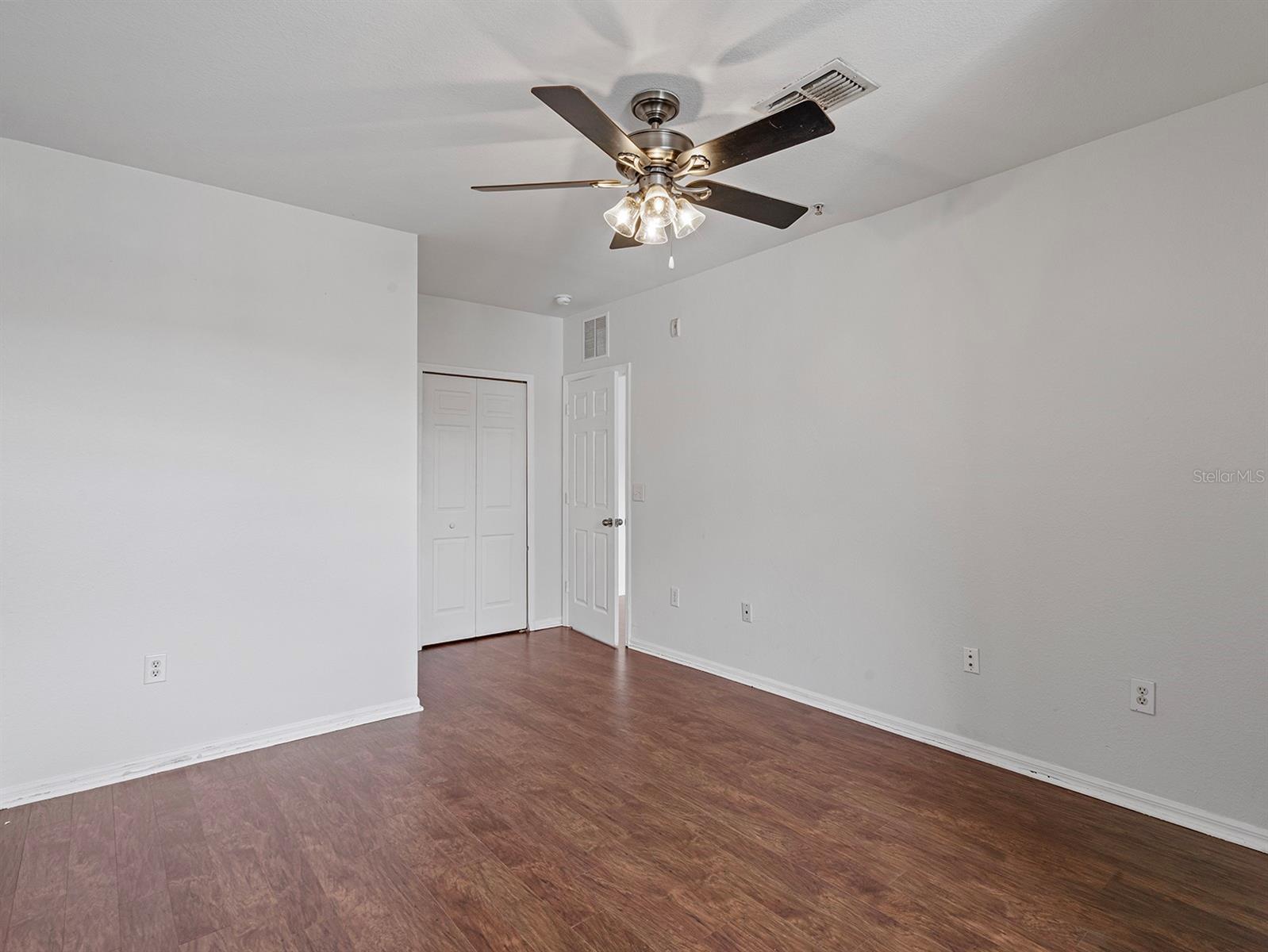 REGISTRY/MICHIGAN PARK CONDO - Residential