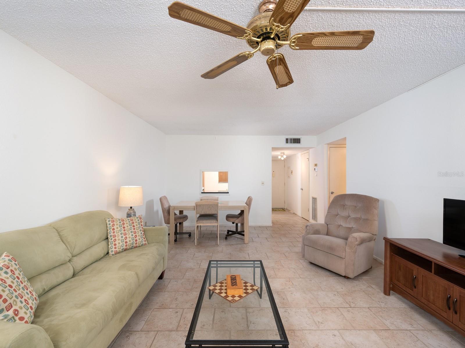1310 GLEN OAKS DRIVE E 183E