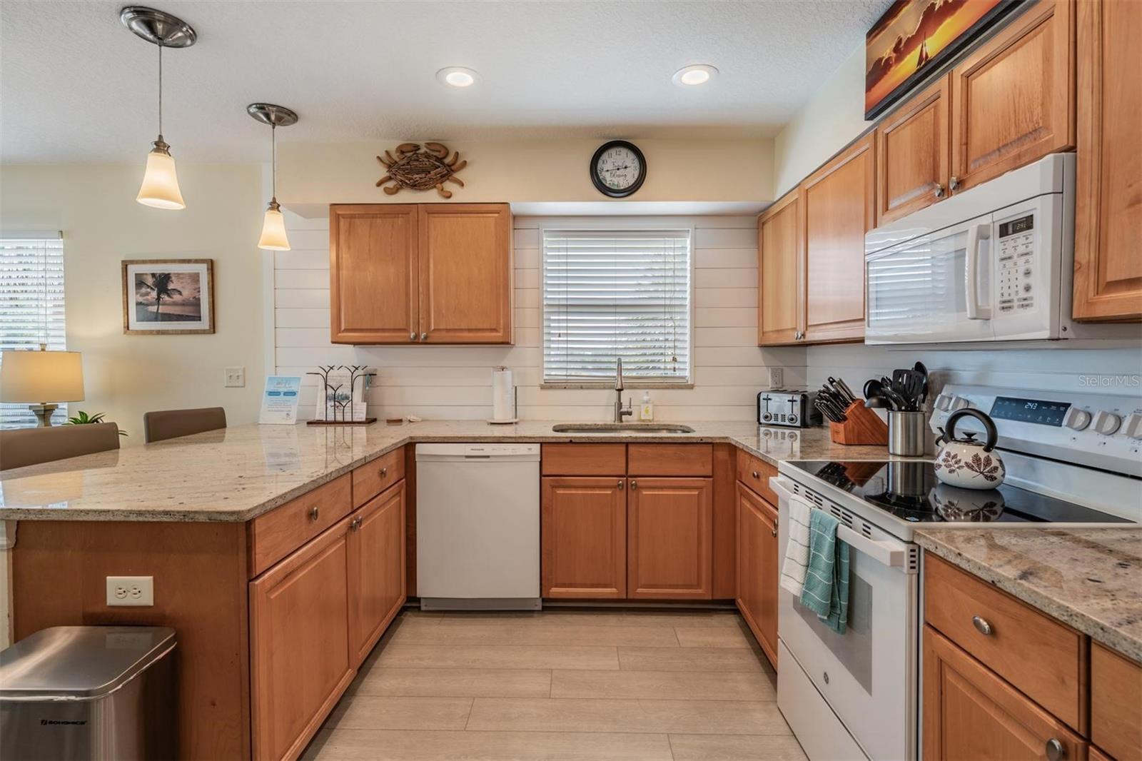 BEACHSIDE VILLAS OF INDIAN ROCKS BEACH - Residential