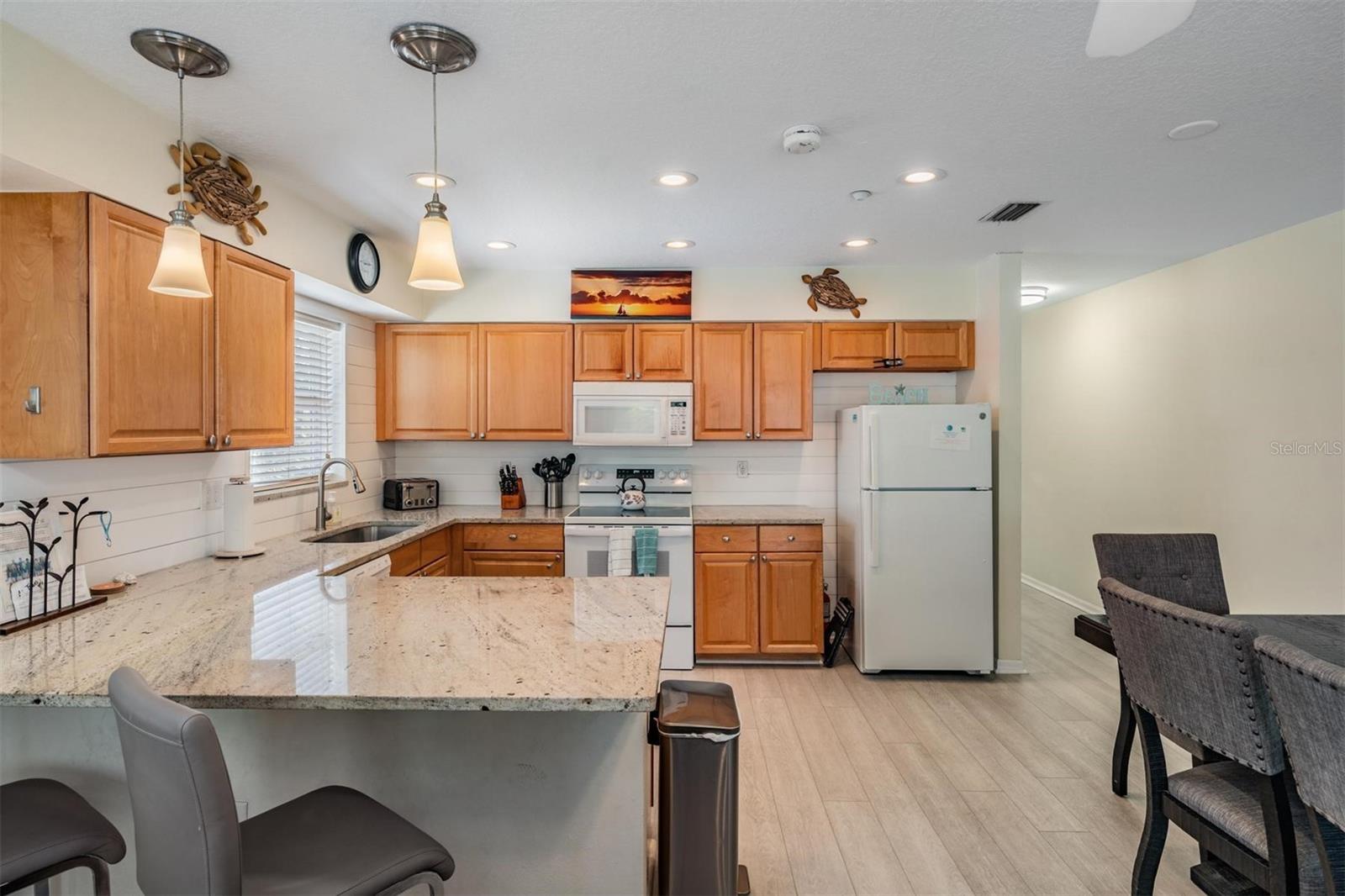 BEACHSIDE VILLAS OF INDIAN ROCKS BEACH - Residential
