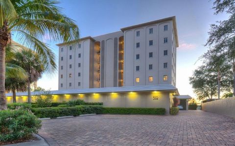 350 GOLDEN GATE POINT 11 SARASOTA FL 34236