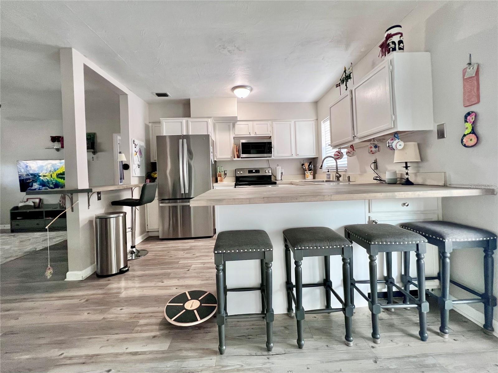 DON-ART ESTATES - Residential