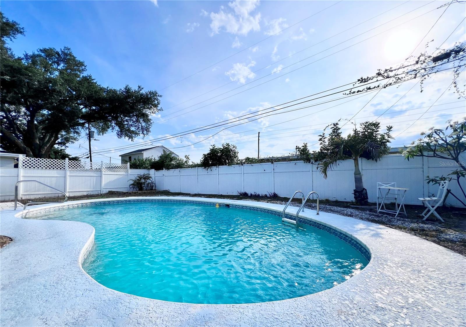 DON-ART ESTATES - Residential