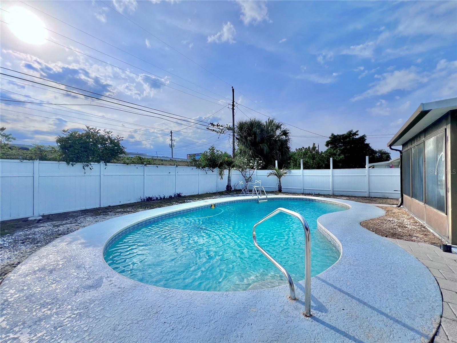 DON-ART ESTATES - Residential