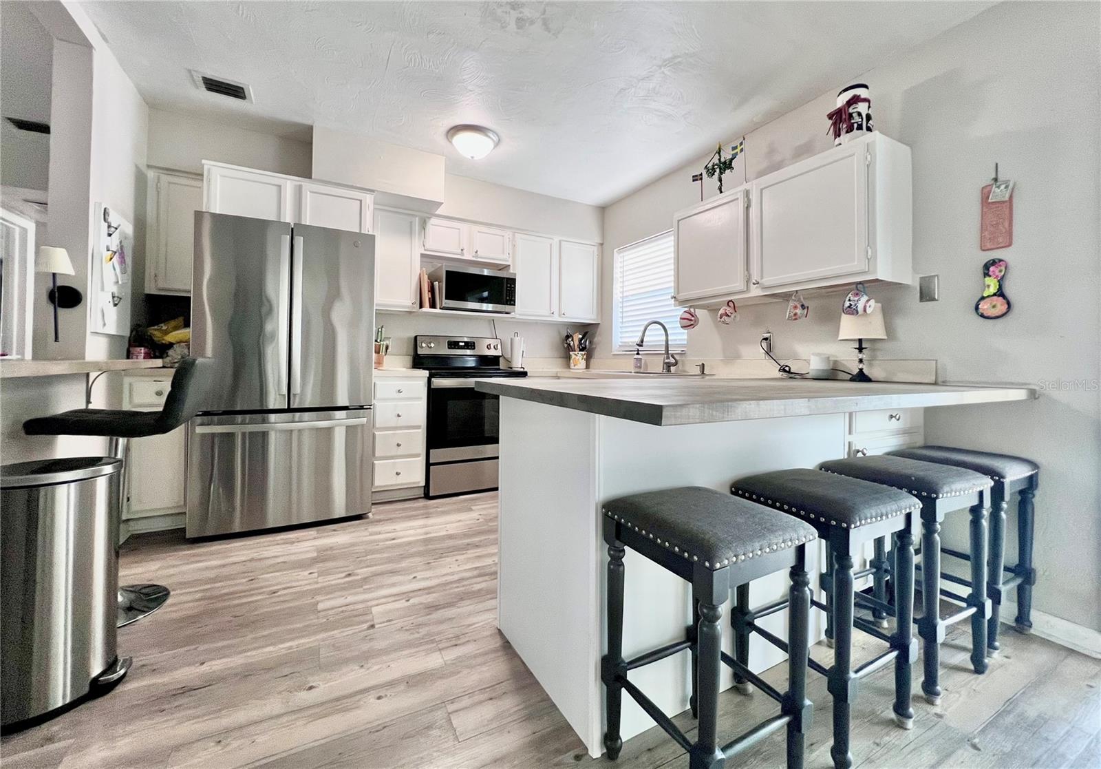 DON-ART ESTATES - Residential