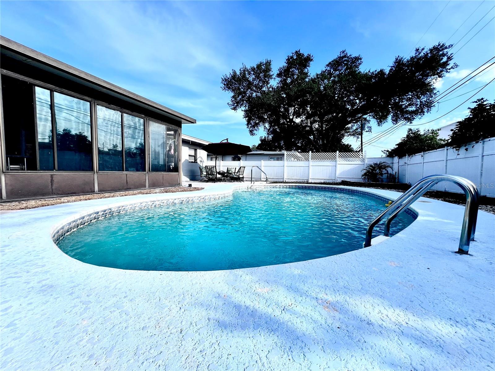 DON-ART ESTATES - Residential