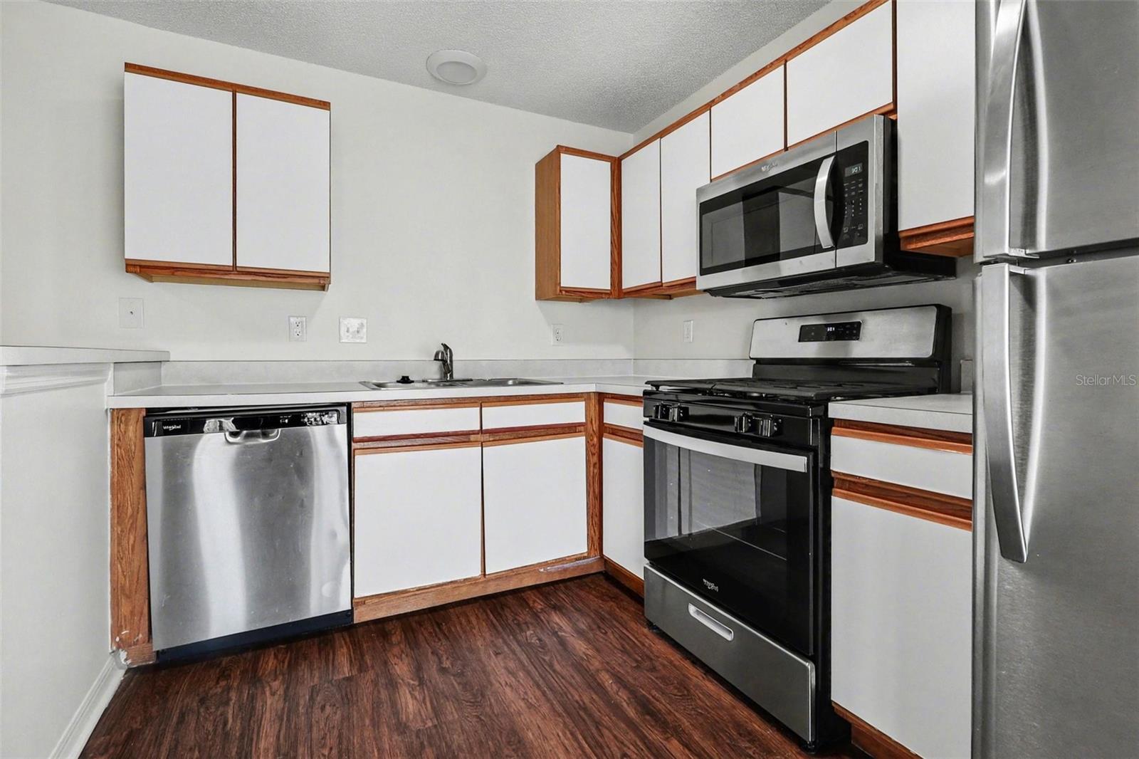 ROYAL RIDGE - Residential