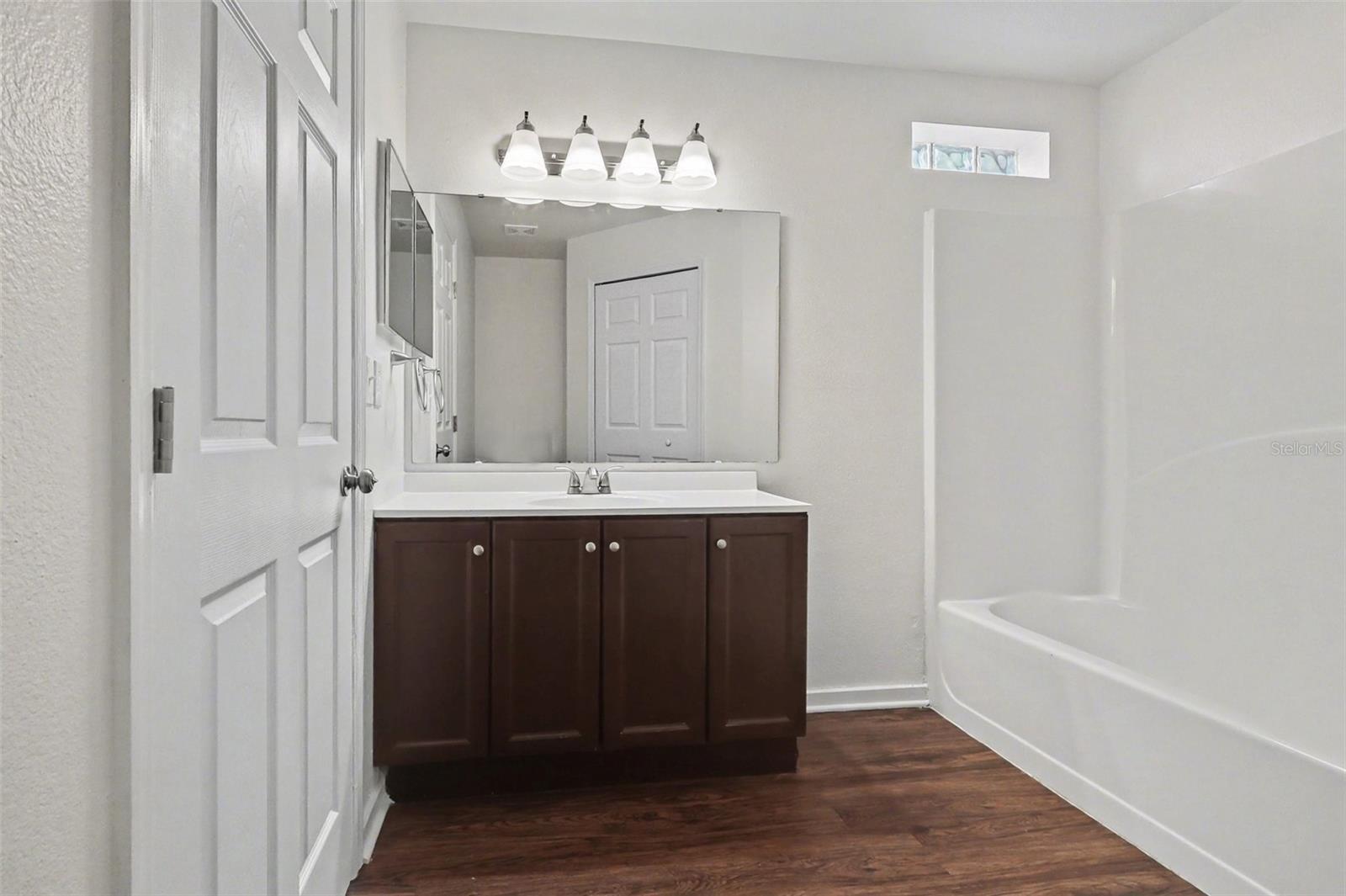 ROYAL RIDGE - Residential