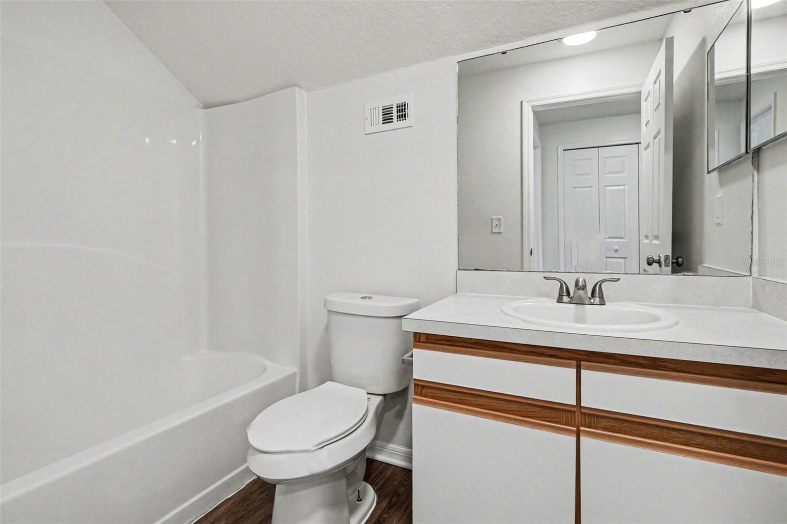 ROYAL RIDGE - Residential