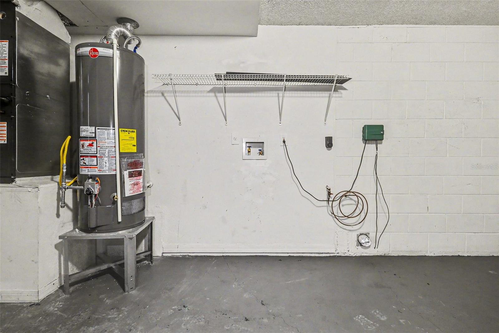 ROYAL RIDGE - Residential