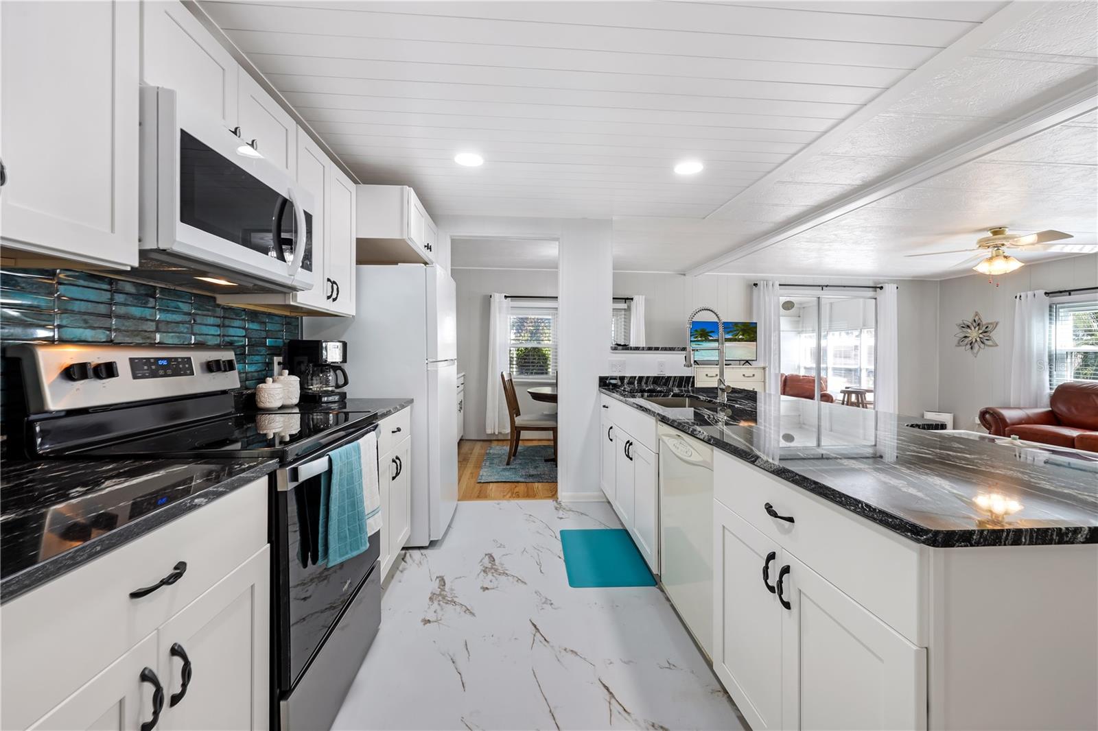 MAPLE LEAF ESTATES - Residential