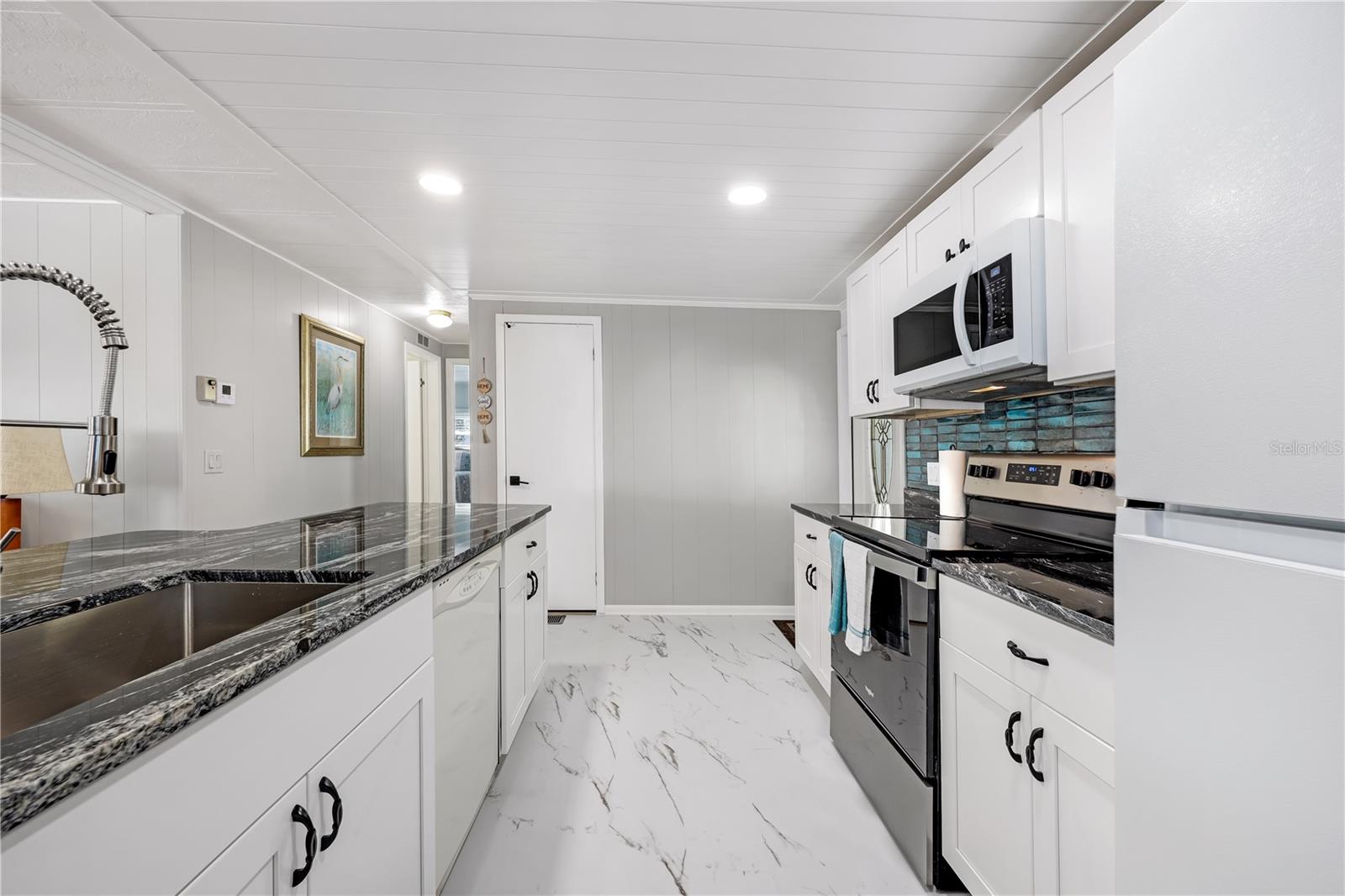 MAPLE LEAF ESTATES - Residential