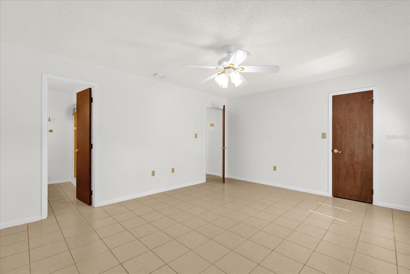 CRESCENT ESTATES SUB 1 - Residential