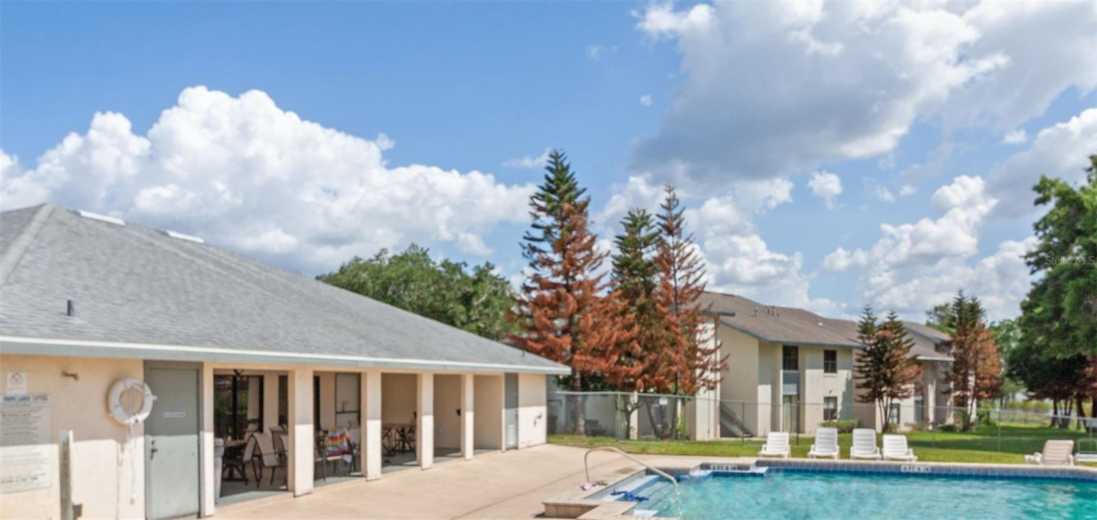 TOWNHOUSES AT PARK LAKE - Residential