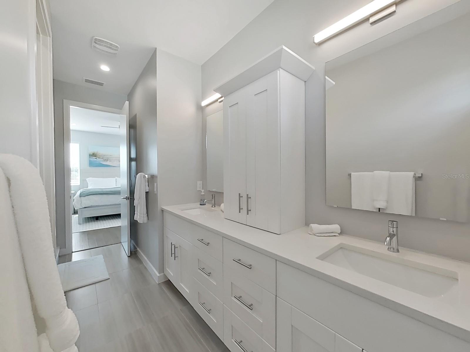 RIVERVIEW OAKS TWNHMS - Residential