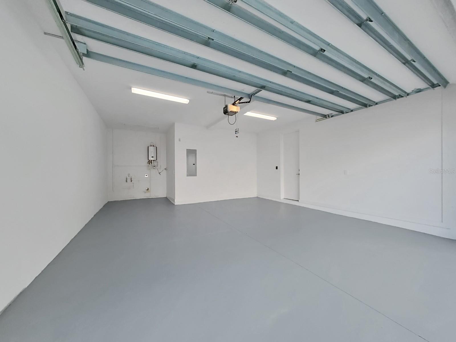 RIVERVIEW OAKS TWNHMS - Residential