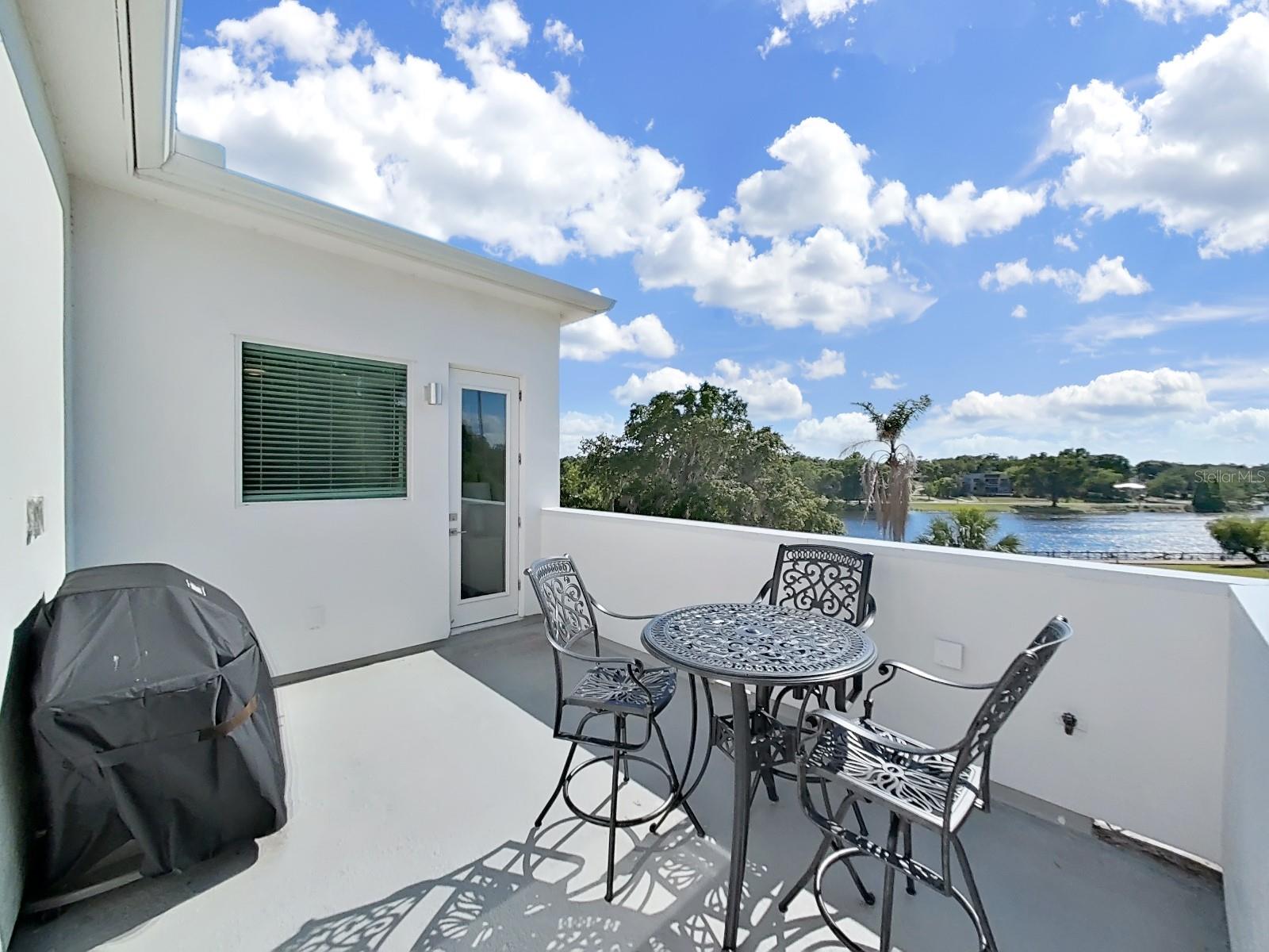 2728 N RIDGEWOOD AVENUE 1