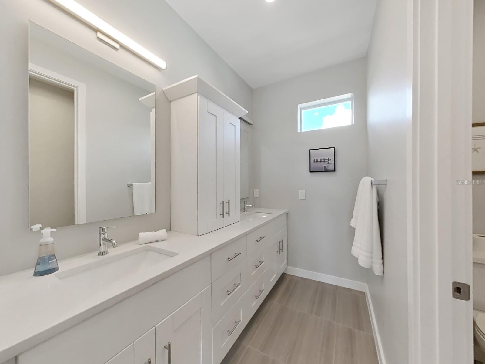 RIVERVIEW OAKS TWNHMS - Residential