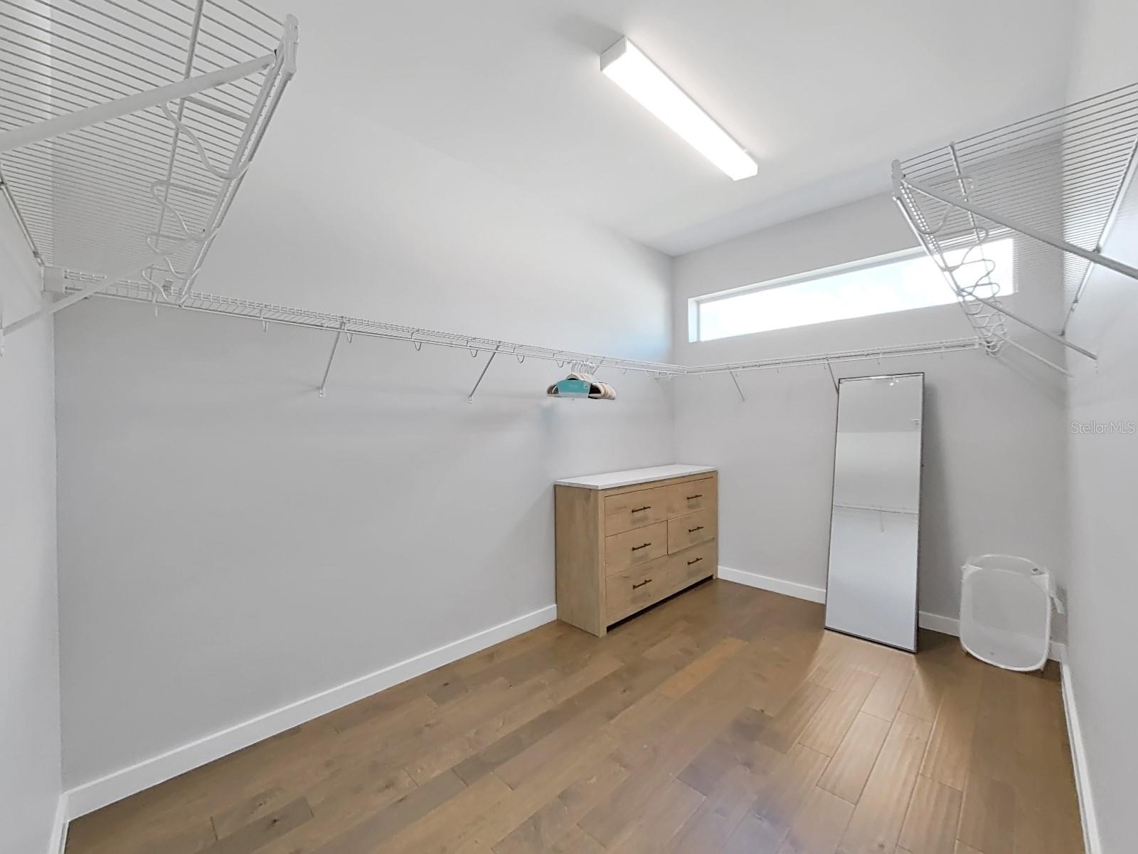 RIVERVIEW OAKS TWNHMS - Residential