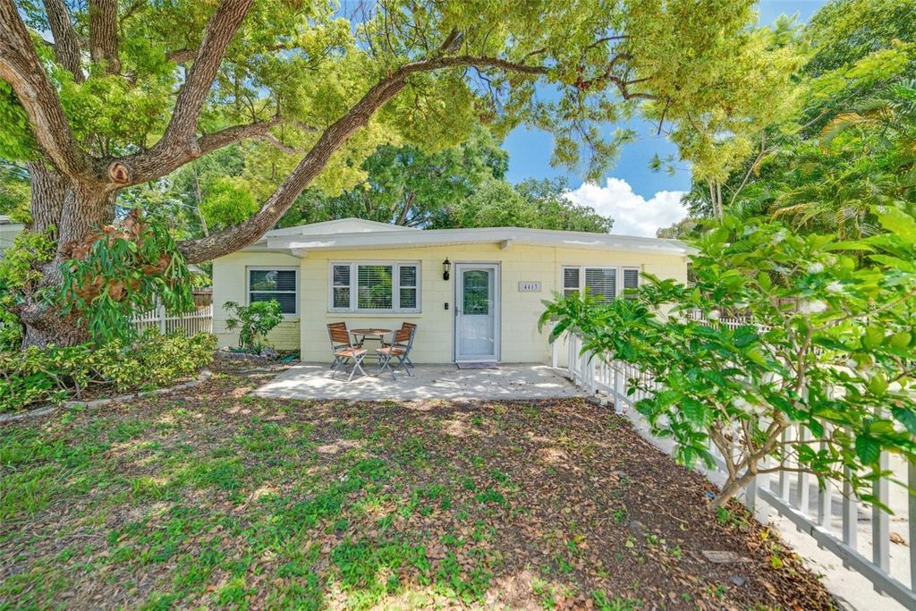Photo of 4413 W Rogers Avenue, Tampa, FL 33611 (MLS # TB8494943)
