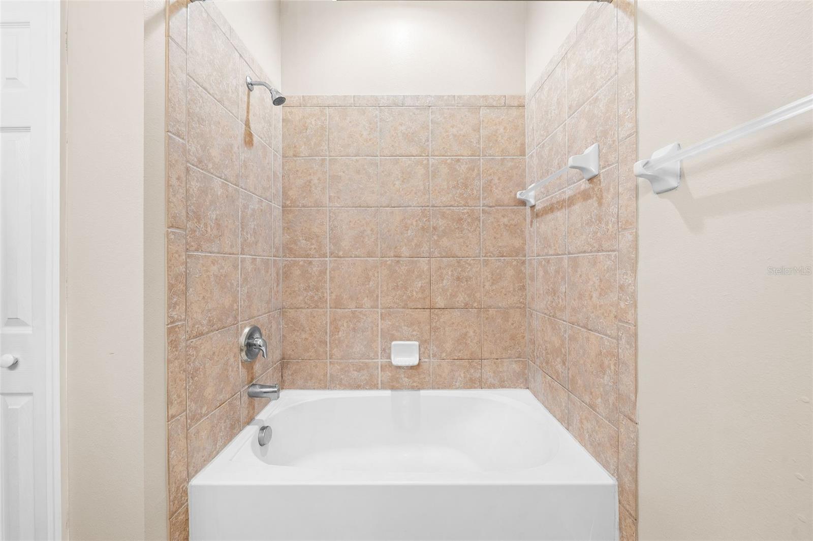 BAHIA LAKES PH 3 - Residential