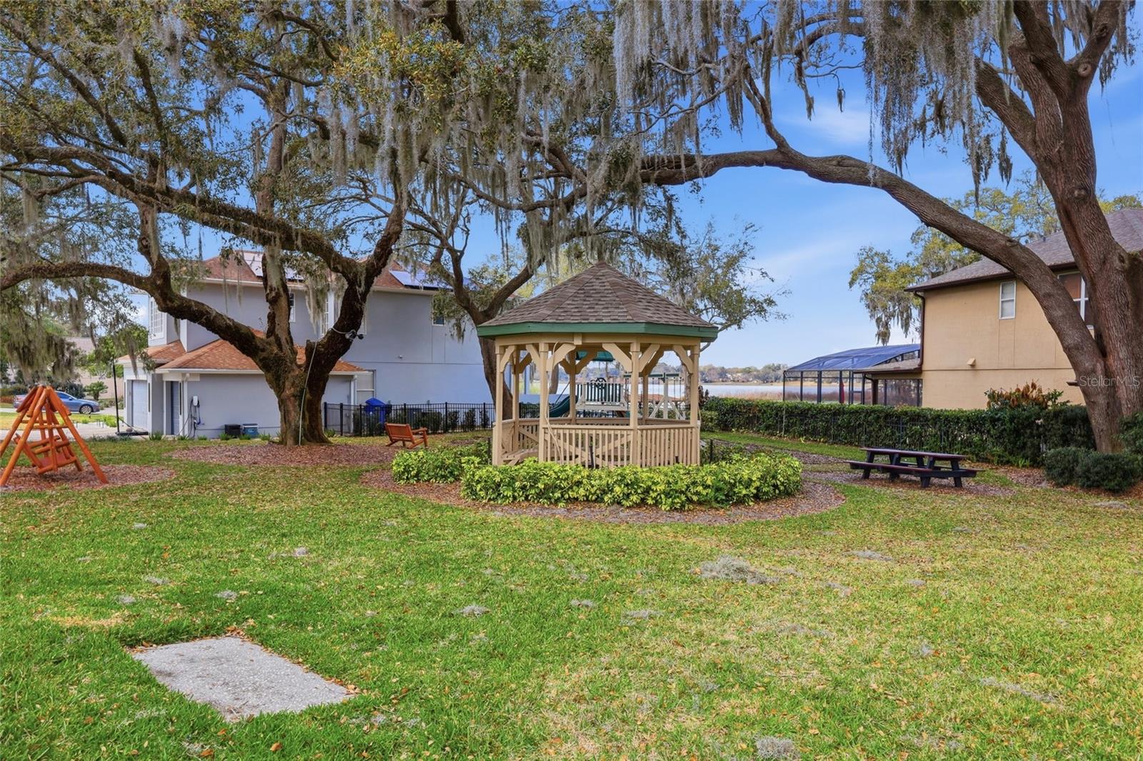 ADMIRAL POINTE HOMEOWNERS ASSOCIATION, INC. - Residential