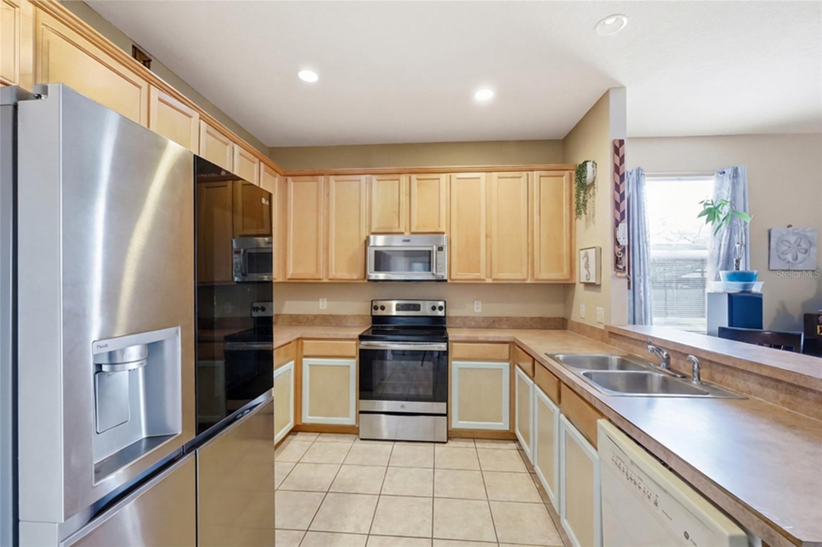 ADMIRAL POINTE HOMEOWNERS ASSOCIATION, INC. - Residential