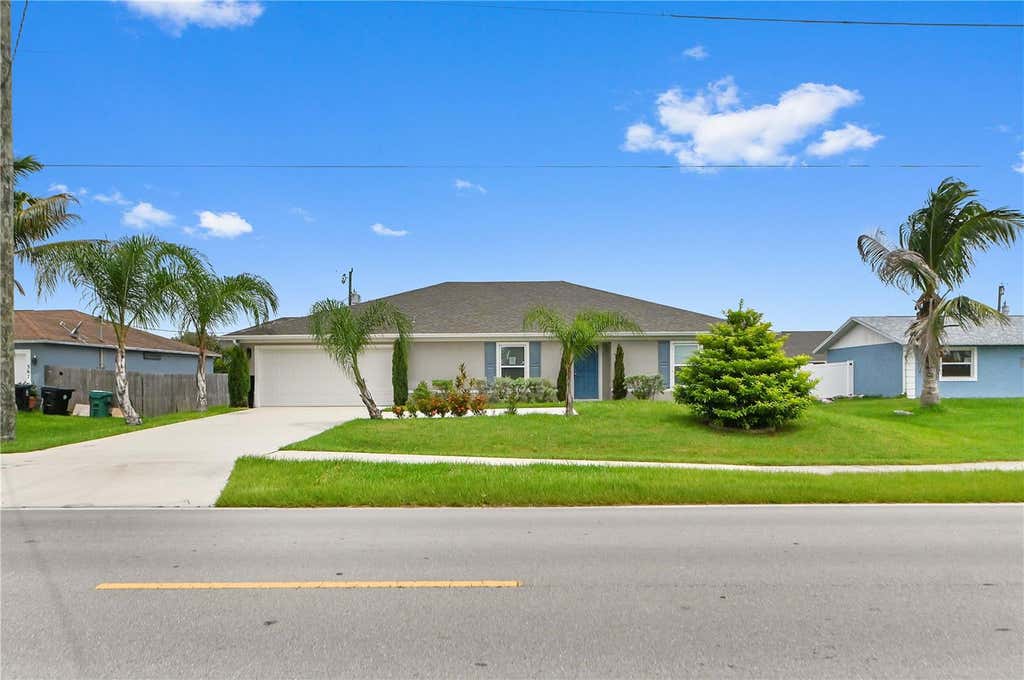 Photo of 361 SW Thornhill Drive, Port Saint Lucie, FL 34984 (MLS # O6429724)