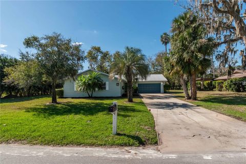 A home in CRYSTAL RIVER