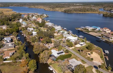 A home in CRYSTAL RIVER