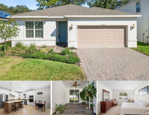 Photo of 2024 Canopy Terrace Boulevard, Deland, FL 32724 (MLS # V4945395)