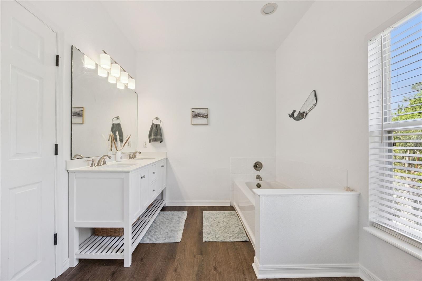 STERLING WOODS - Residential