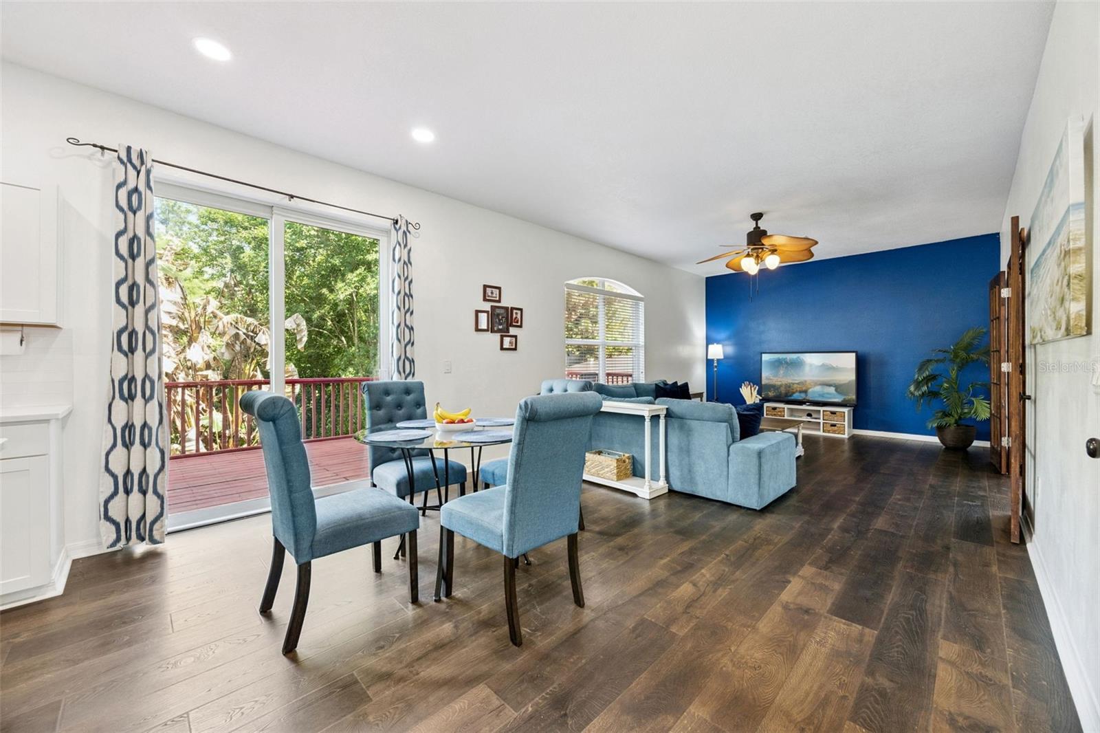 STERLING WOODS - Residential