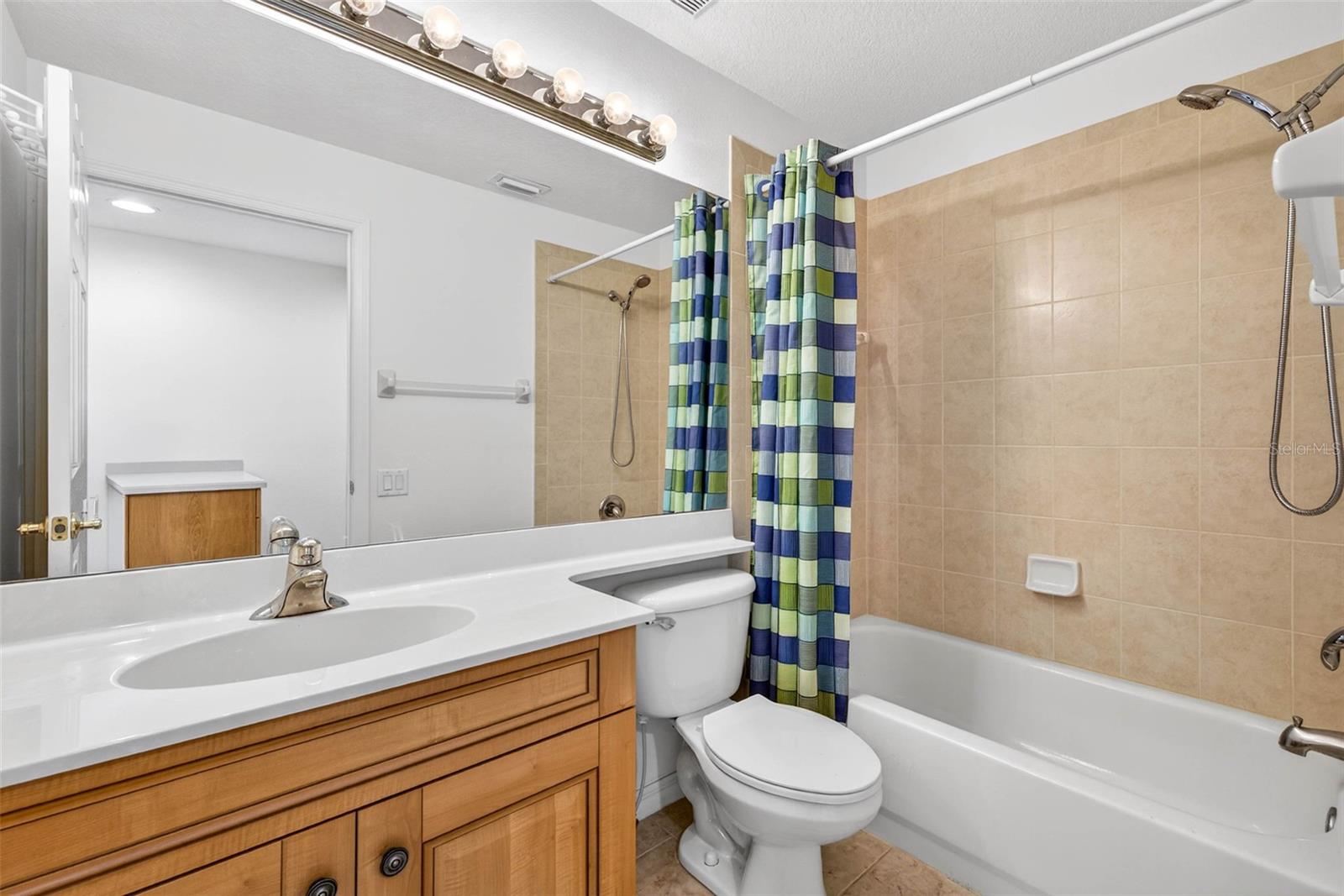 SPINNAKER COVE TWNHMS - Residential