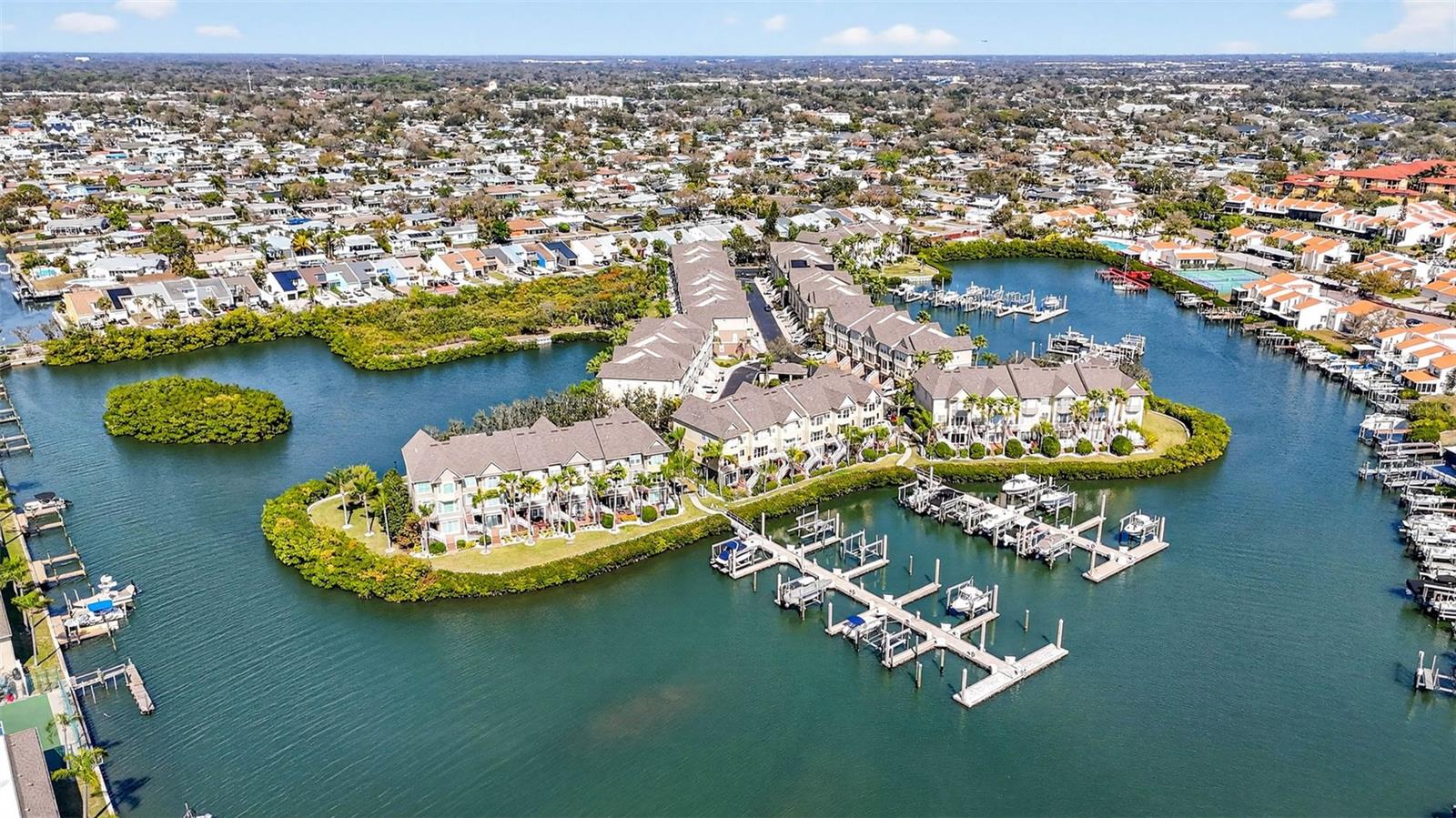 SPINNAKER COVE TWNHMS - Residential