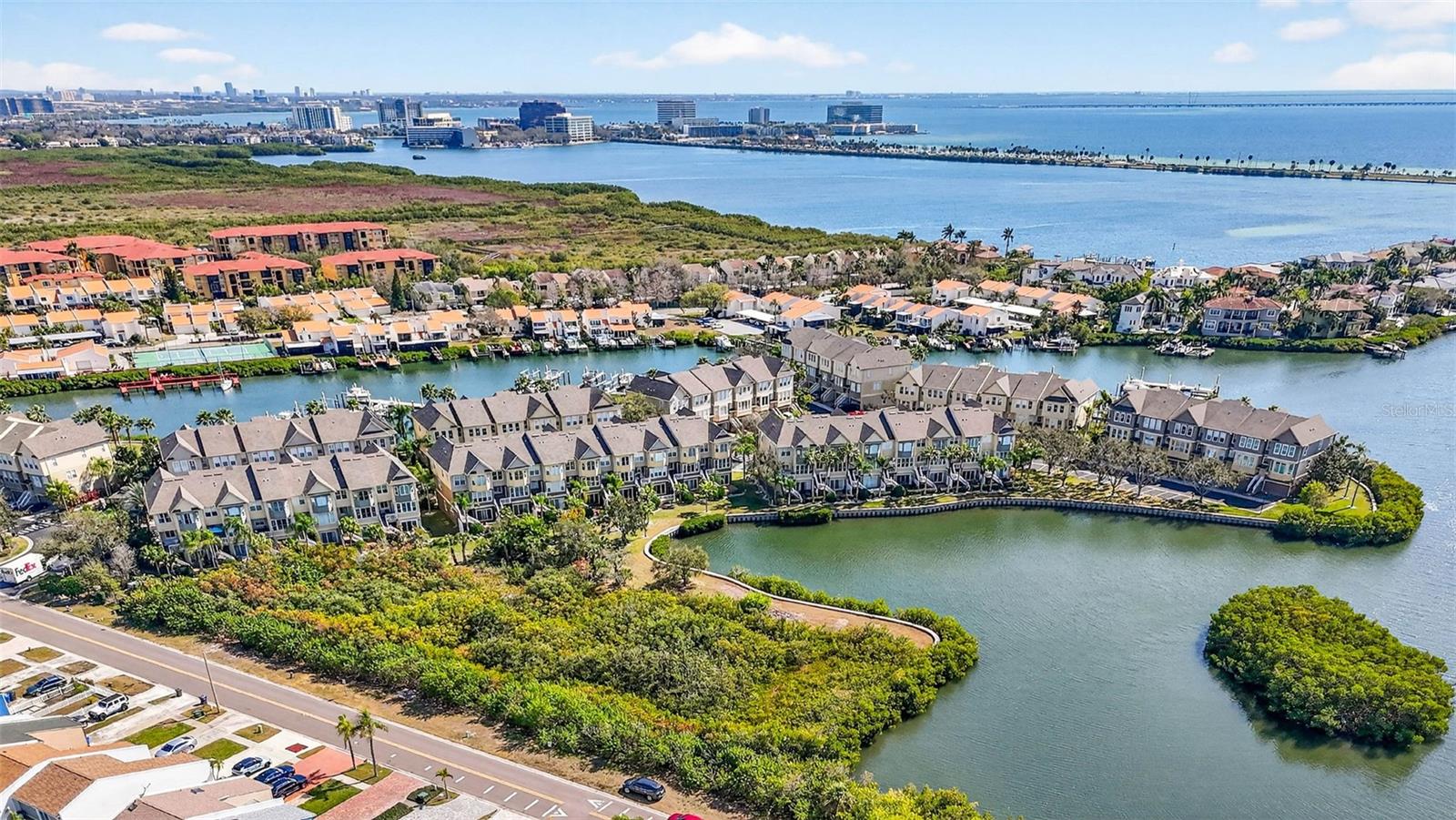 SPINNAKER COVE TWNHMS - Residential