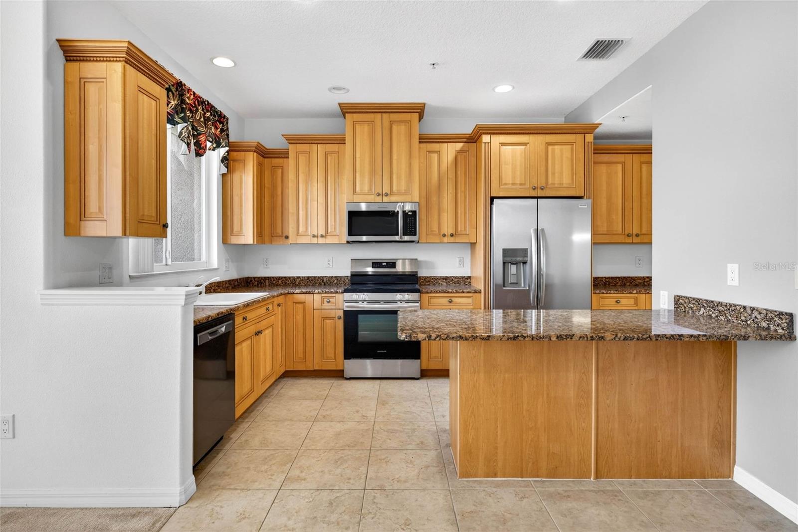 SPINNAKER COVE TWNHMS - Residential